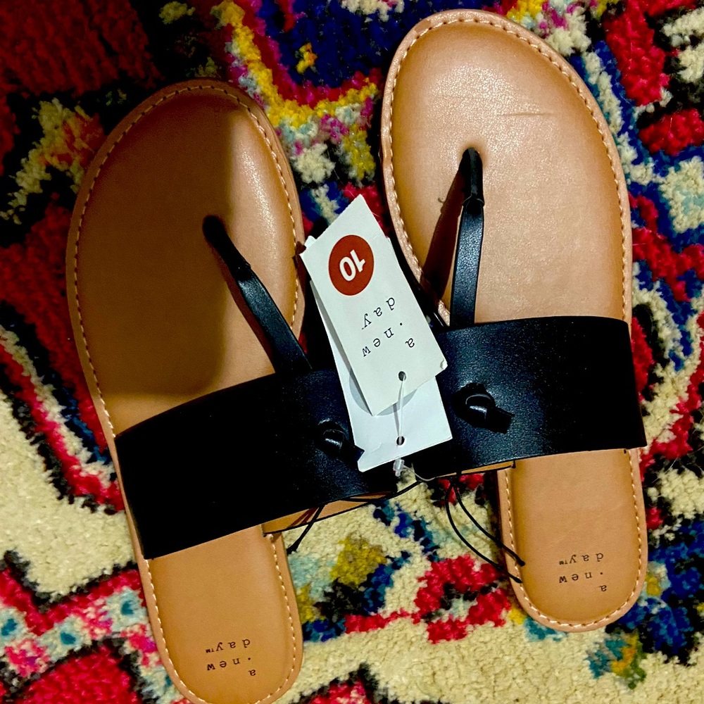 Sandals size 10